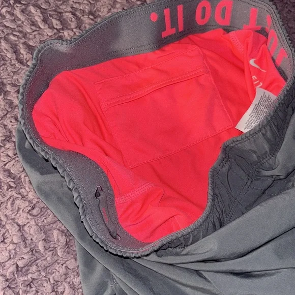 4 pairs of women’s Nike running shorts. Extra small/small. - Picture 13 of 13